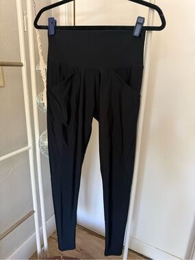 Betsy & Adam Black High-Waist Pocketed Leggings